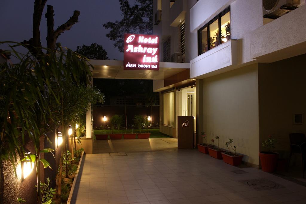 Hotel Ashray Inn Amhedabad Dış mekan fotoğraf
