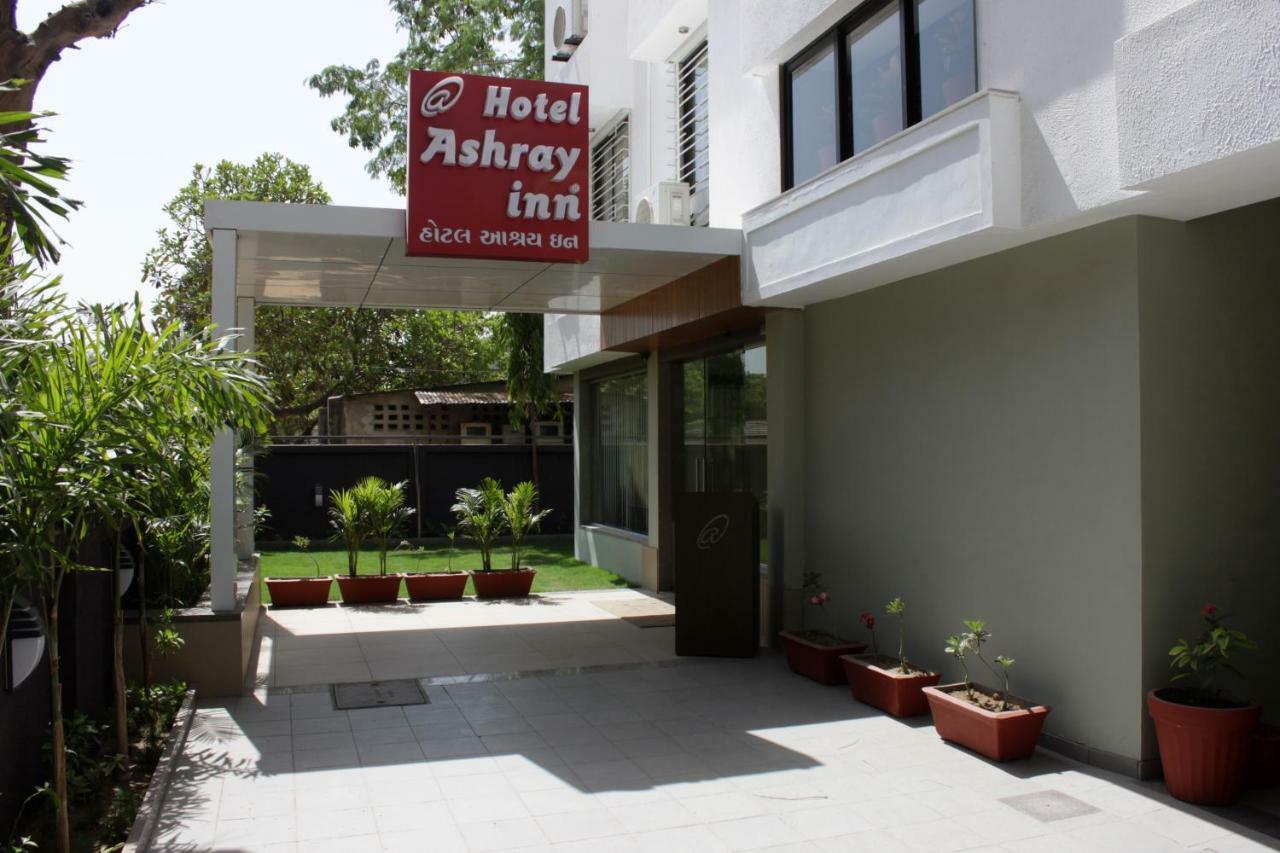 Hotel Ashray Inn Amhedabad Dış mekan fotoğraf